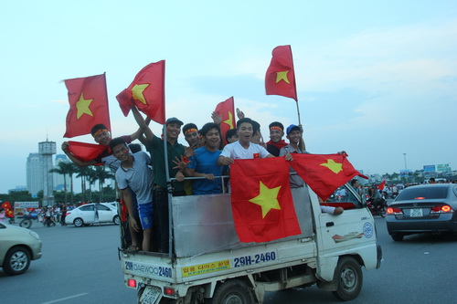 “Sức nóng” CĐV trước trận U19 Việt Nam - U19 Nhật Bản ảnh 9